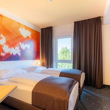 B&B Hotel Stuttgart-Bad Cannstatt エクステリア 写真