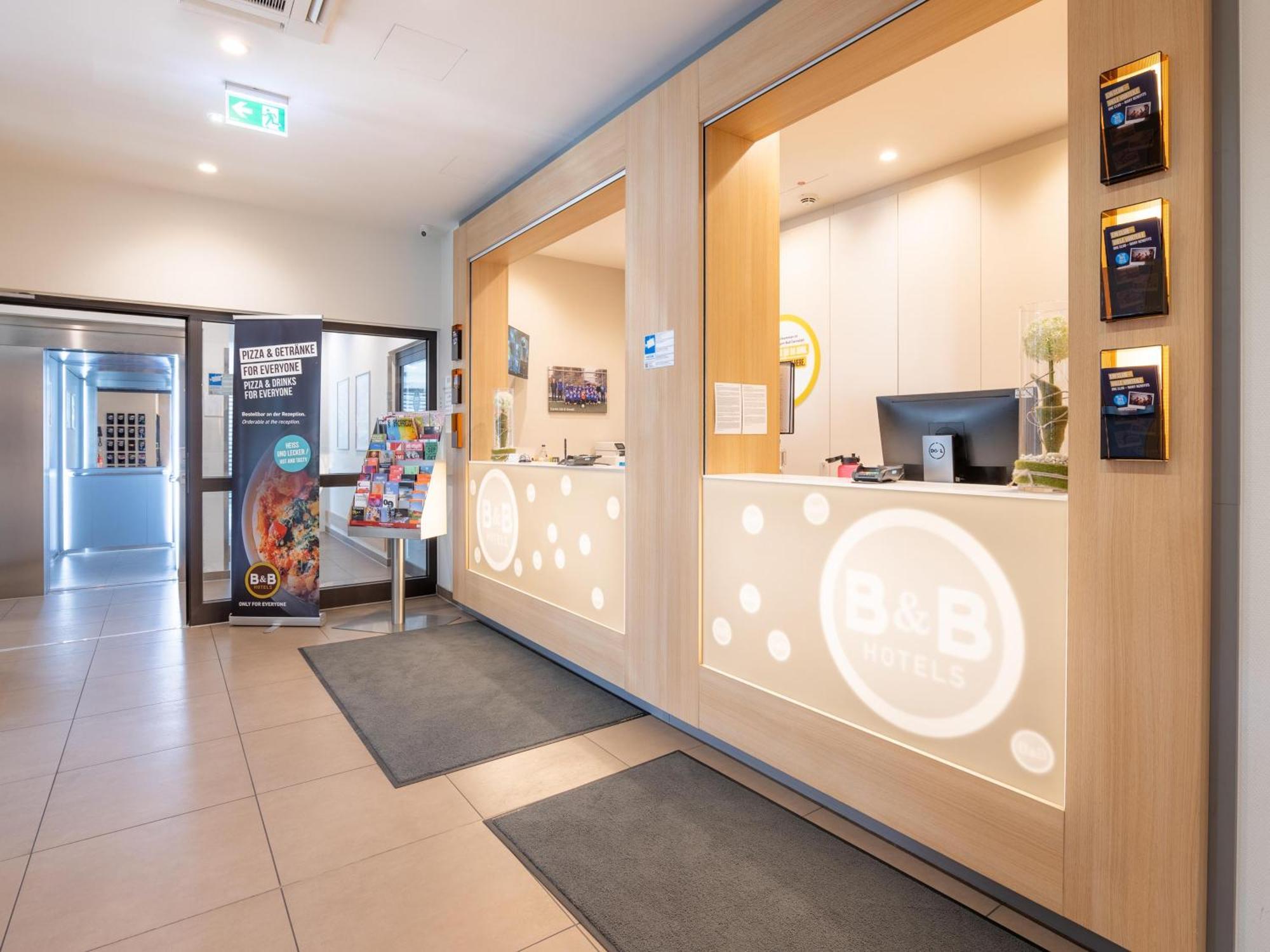 B&B Hotel Stuttgart-Bad Cannstatt エクステリア 写真
